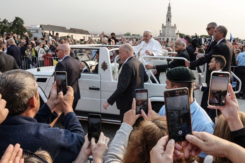 El Papa Francisco visitó Fátima, donde habló de la figura de María, pero no mencionó las guerras