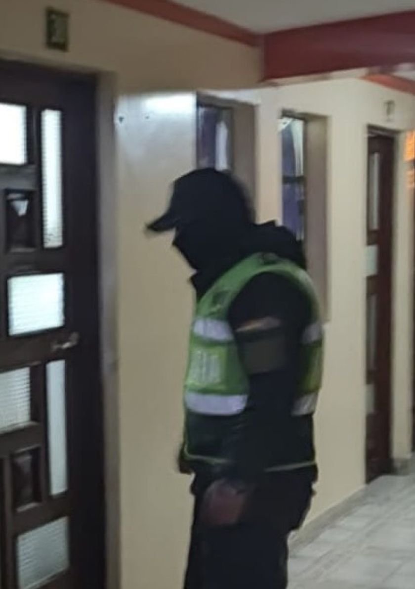 Meretriz se suicida en un lenocinio de "Las Rosas"
