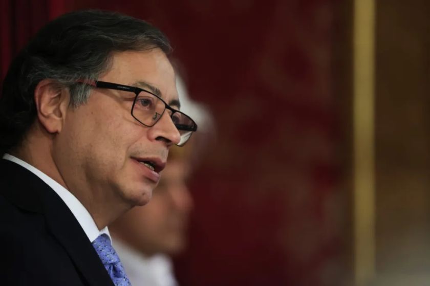 Petro cumple un año de Gobierno con logros en la paz pero acosado por los escándalos