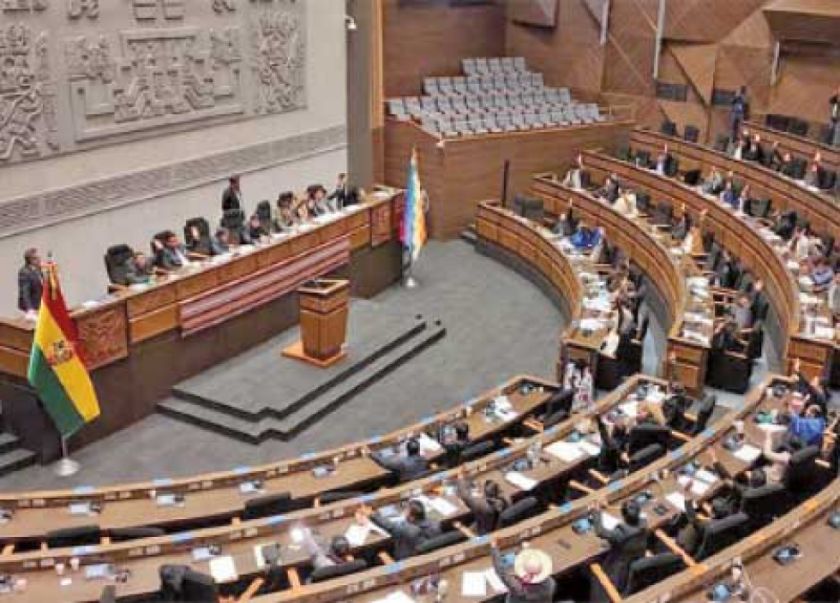 Ministro ve que Asamblea traba aprobación de leyes 
