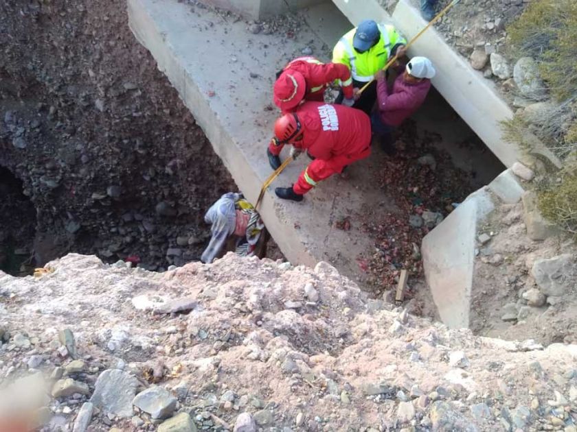 Niño sobrevive a una tragedia vial que acabó con el resto de su familia