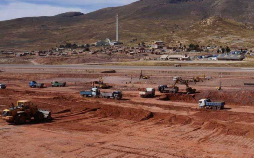 Asambleístas inspeccionan las obras en el aeropuerto de Potosí