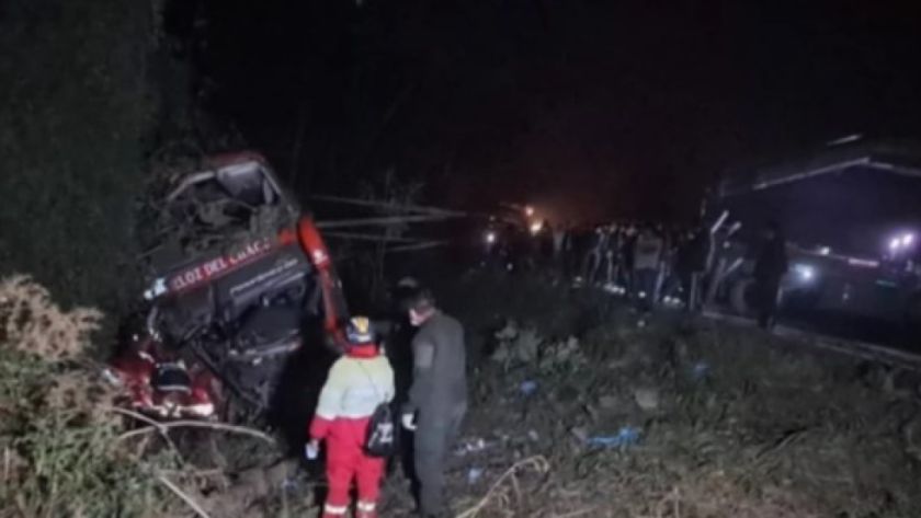 Accidente deja 20 muertos y 39 heridos en la carretera Cochabamba-Santa Cruz