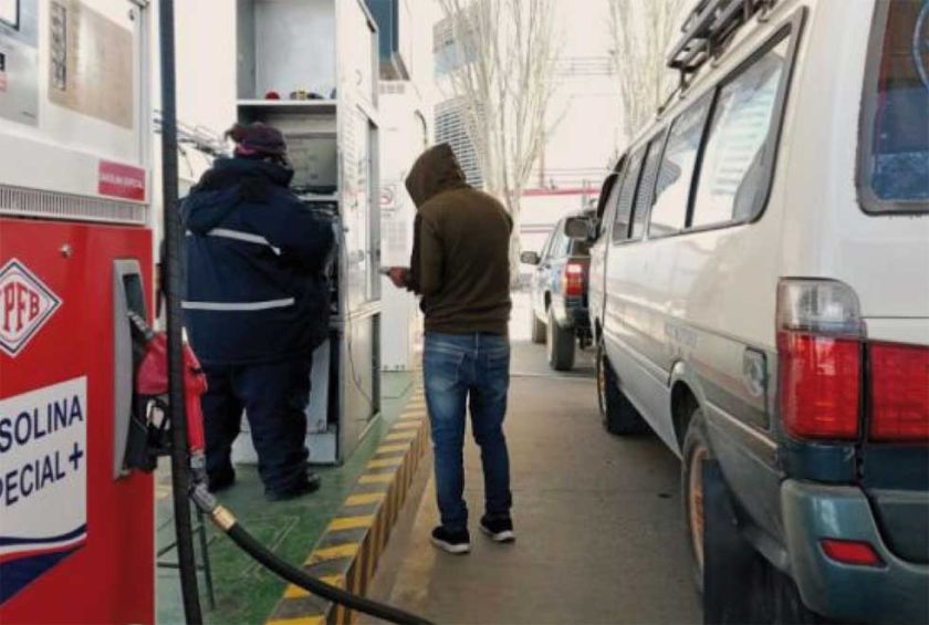 YPFB reduce sus costos de importación de gasolina