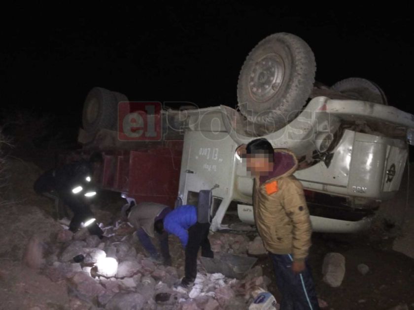 Tupiza: Tragedia golpea a pasajeros de edad avanzada por carga mortal de piedra