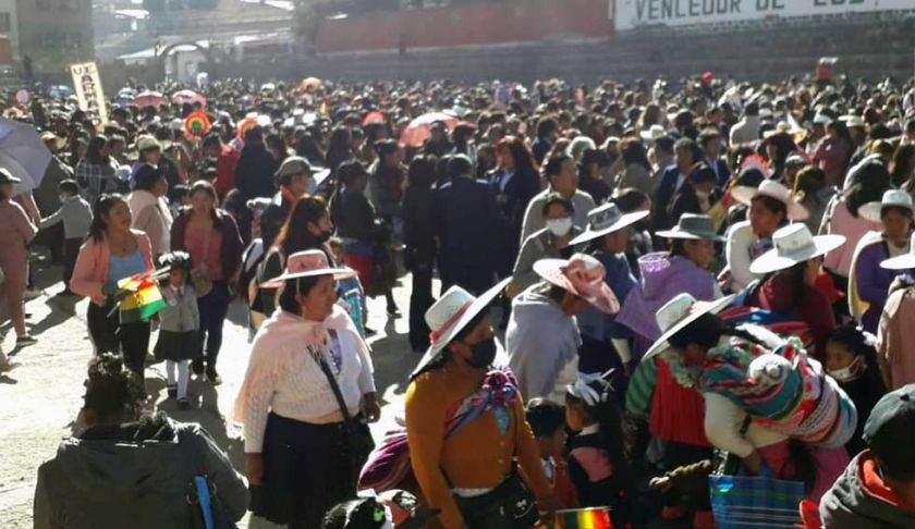 Instan a mantener el uso del barbijo en aglomeraciones