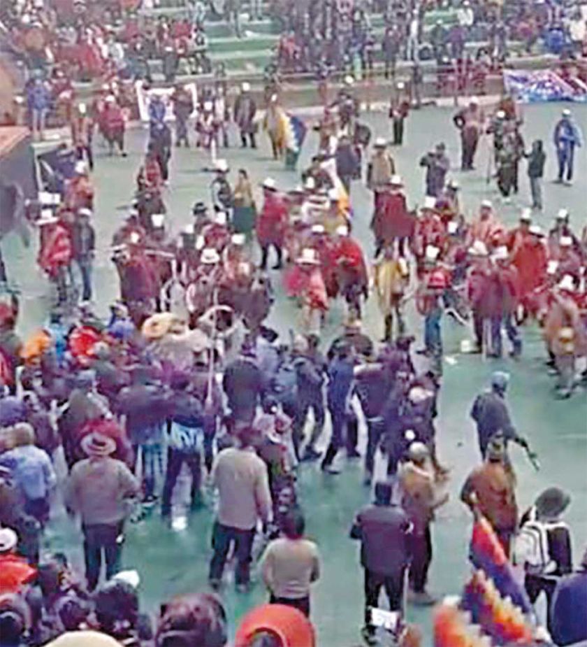 Violencia en congreso campesino