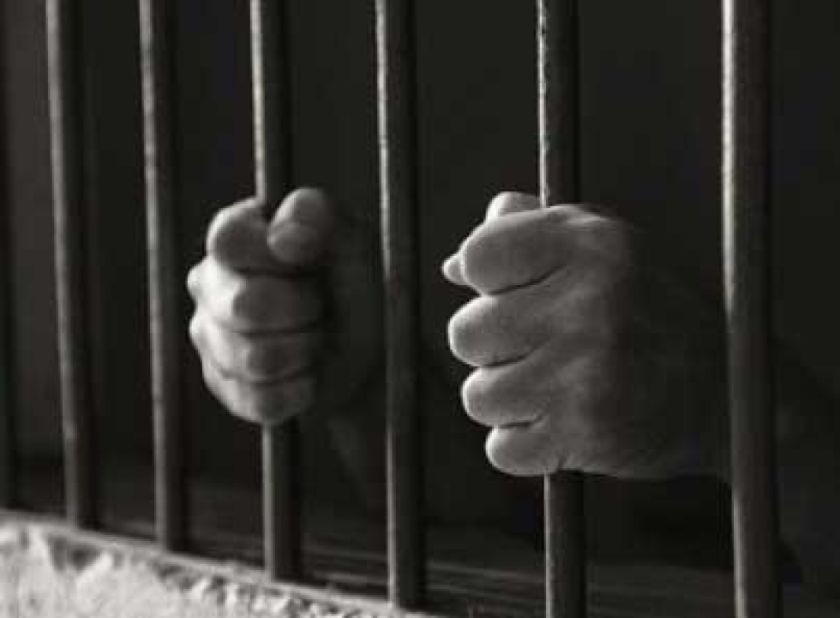 Un adulto mayor es acusado de agredir sexualmente a su nieta de 13 años