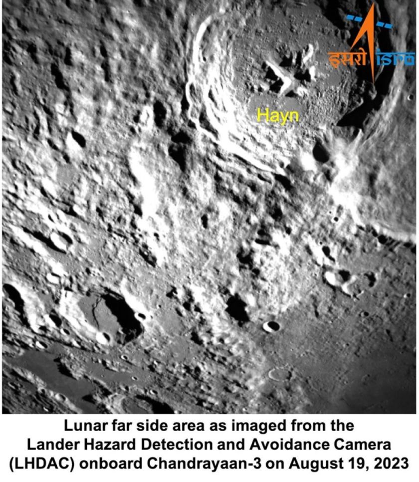 La misión espacial de la India logra con éxito alunizar en el polo sur de la Luna