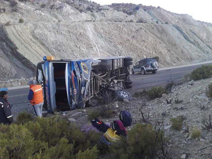 Choques de vehículos en distintos lugares provocan dos muertos en Uyuni