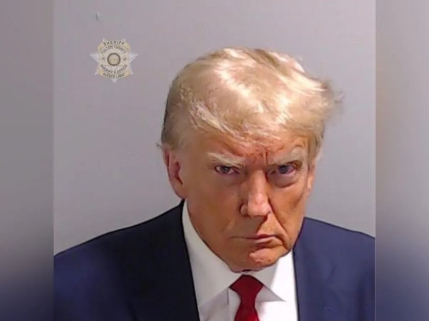 Trump sale en libertad bajo fianza de 200.000 dólares