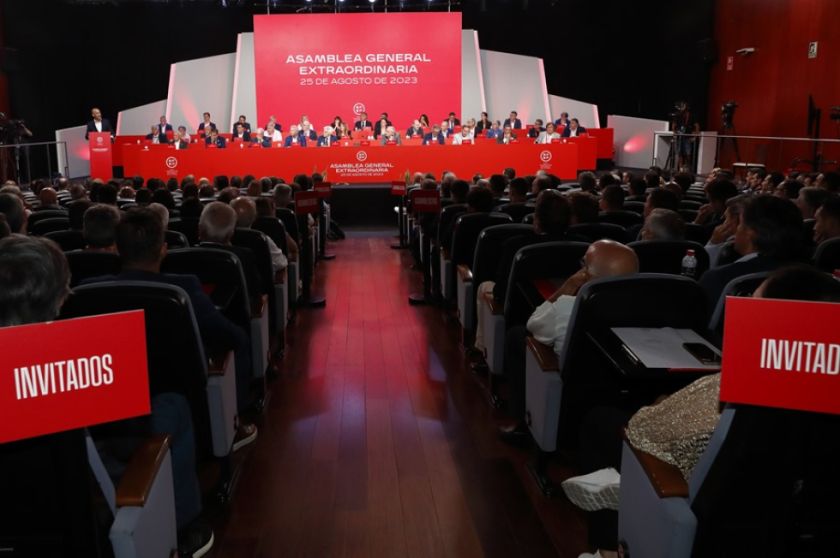 Luis Rubiales permanece en Motril (Granada) a pesar de la polémica por beso