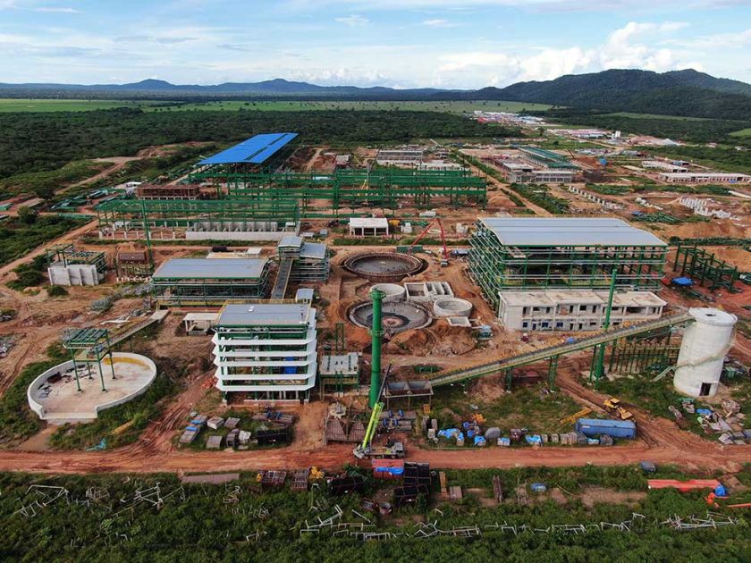 Obras del Complejo Siderúrgico del Mutún tiene avance del 75%
