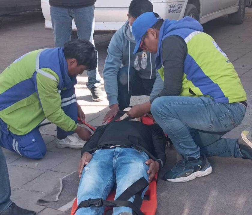 Alistan documentación para certificar a las ambulancias municipales