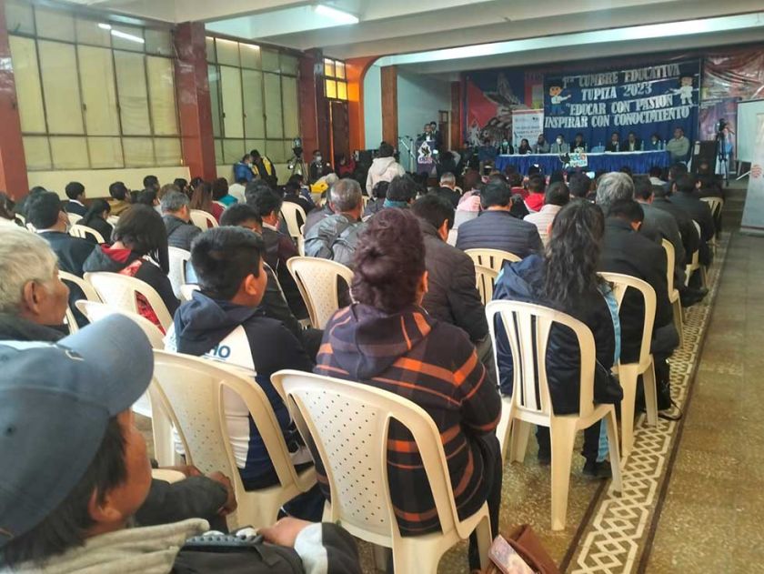 En Tupiza se realizó  cumbre educativa con actores sociales