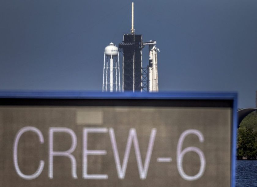 La Dragon se separa de la EEI y la Crew-6 inicia su regreso a la costa de Florida