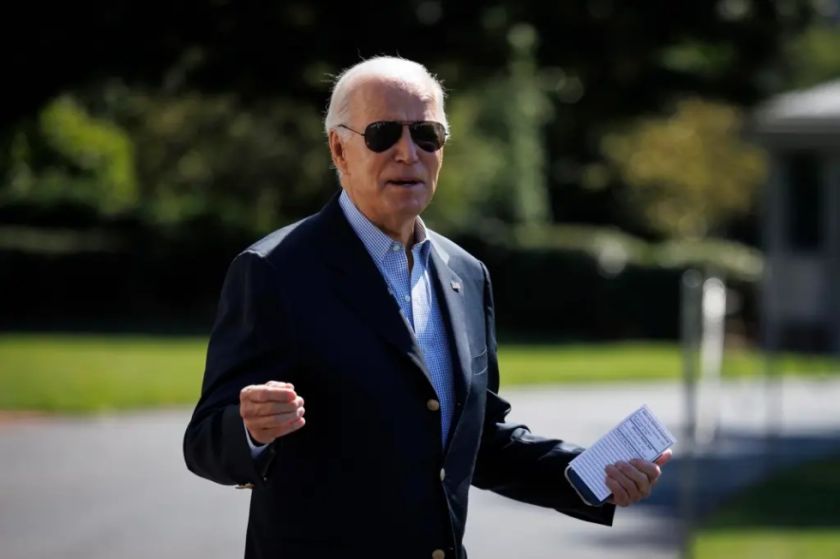 Biden recorre la zona devastada en Florida por el huracán Idalia y promete ayuda hasta “acabar el trabajo”