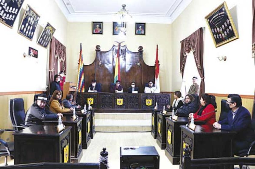 Falta de acuerdos complica la elección del sustituto de Llally