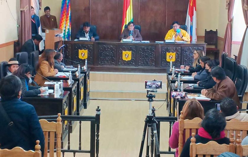 Flores anuncia que gobernará con el pueblo y sin corrupción