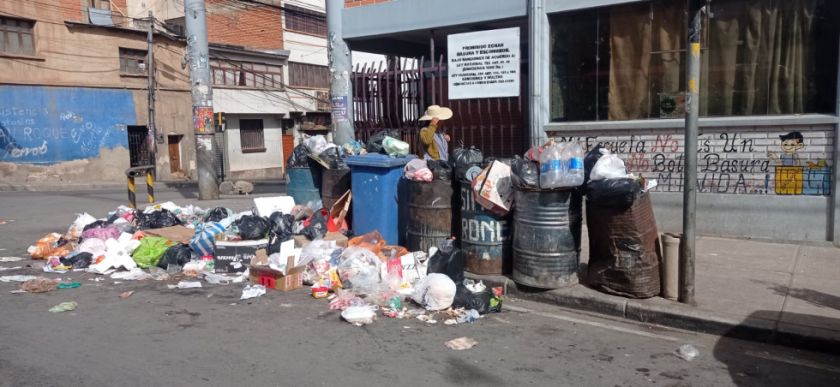 Trabajadores de EMAP suspenden la recolección de basura de la ciudad