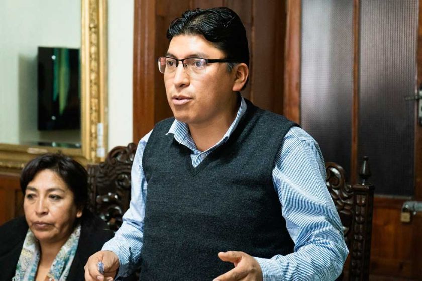 Desapareció documentación del despacho del gobernador
