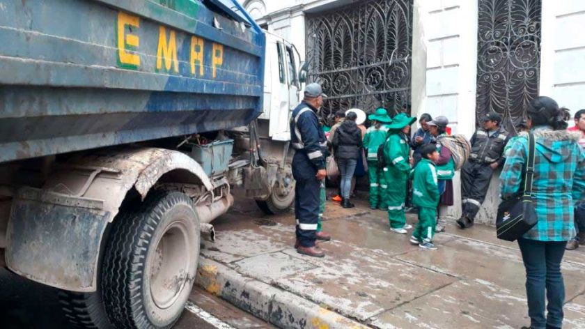 Alcaldesa resuelve su primer conflicto en cuestión de horas