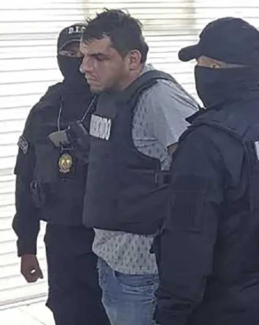 Presentan al hombre que mató a su madre