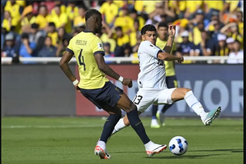 Ecuador reacciona a tiempo y derrota a Uruguay (2-1) en Quito