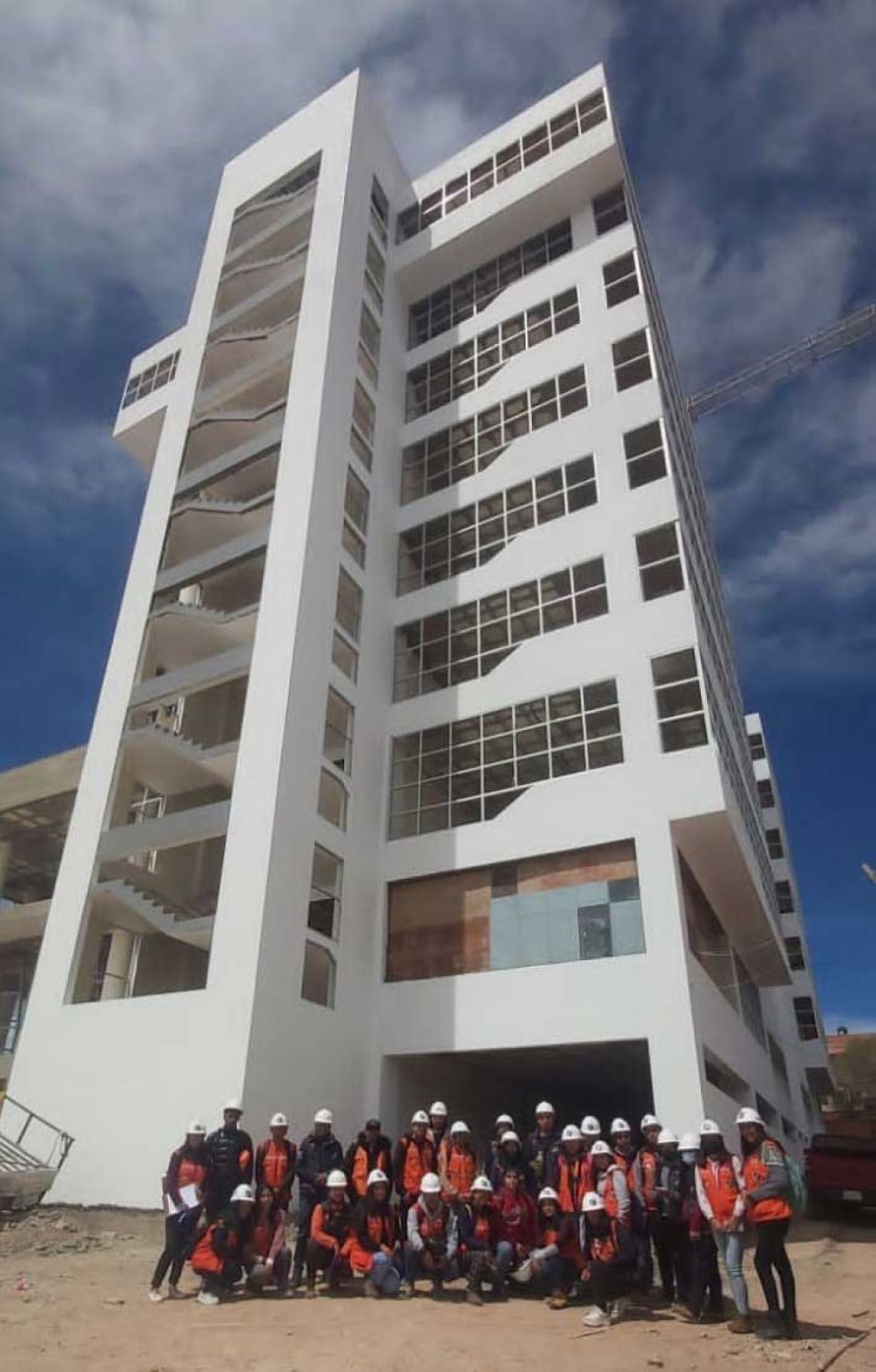 Arquitectura de la UATF realiza prácticas en edificaciones