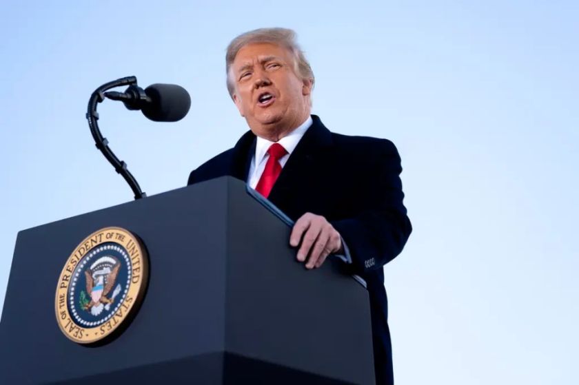 Un juez de Georgia determina que el juicio contra Trump no empezará en octubre