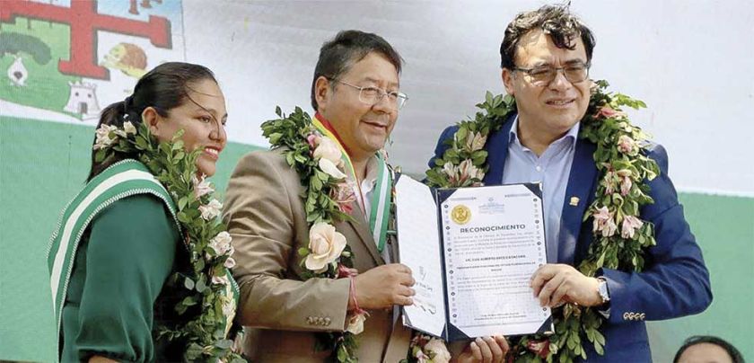 Presidente Arce recibe distinción  como mejor ministro de Economía