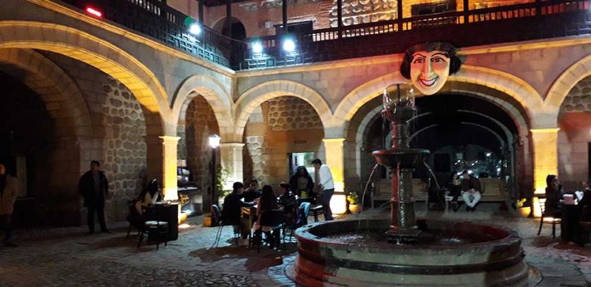 La Casa de Moneda promueve riqueza de su biblioteca