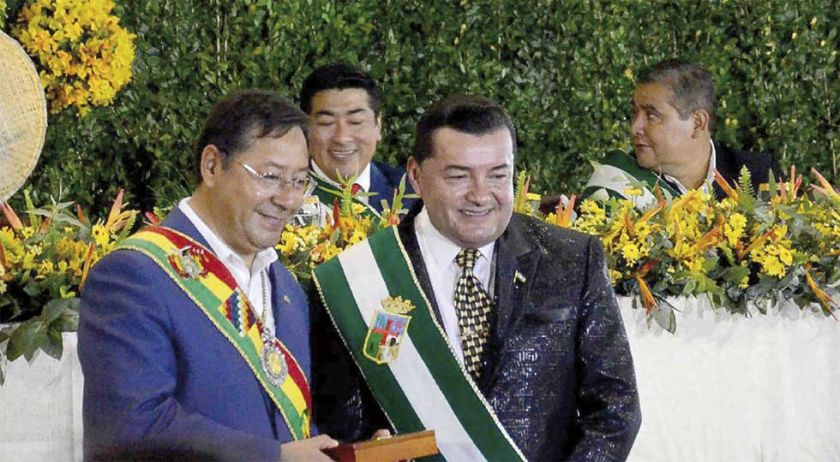 Arce anuncia millonarios proyectos para Santa Cruz