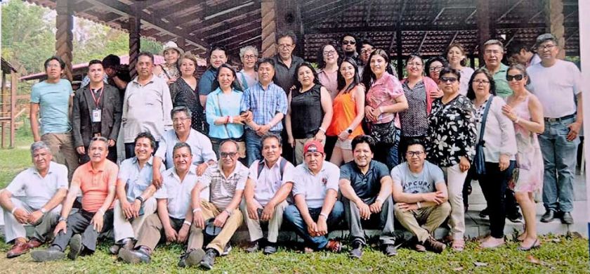 Docentes de la UATF logran preseas en un encuentro nacional