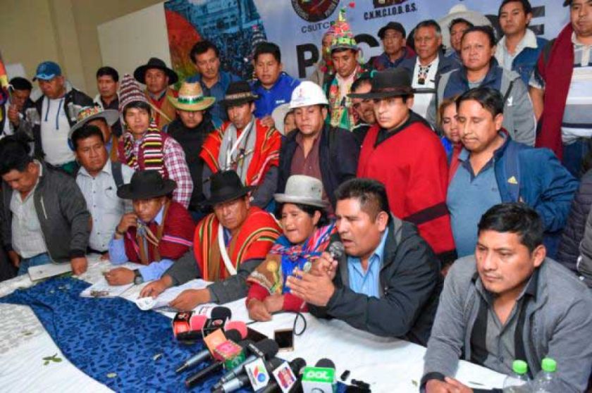 Bases del MAS rechazan  autoproclamación de Evo