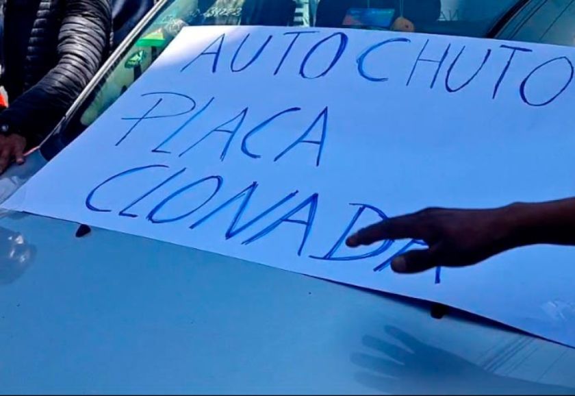 Llallagua: quisieron quemar un auto con placa clonada