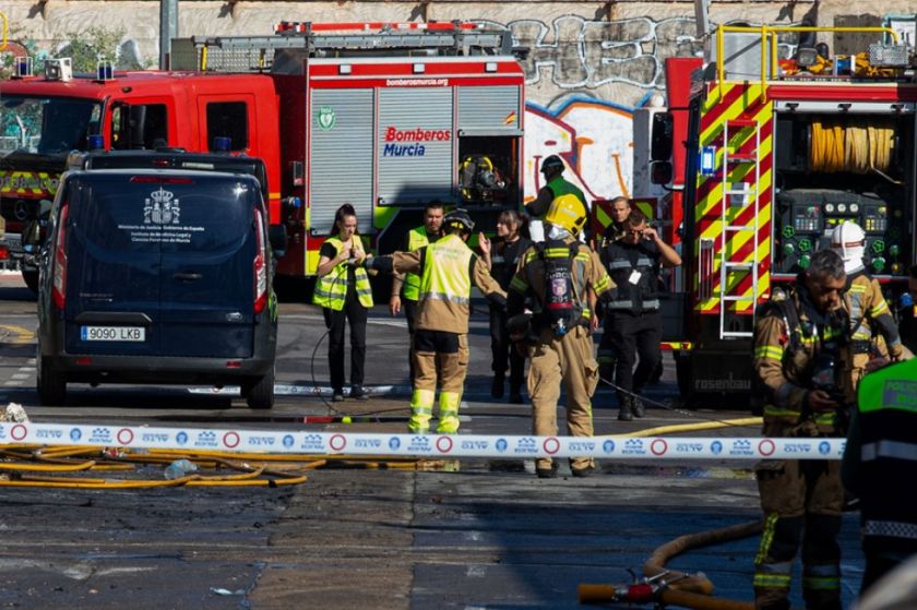 El Gobierno de Murcia cifra en 13 los muertos en el incendio del local de ocio “Fonda Milagros”
