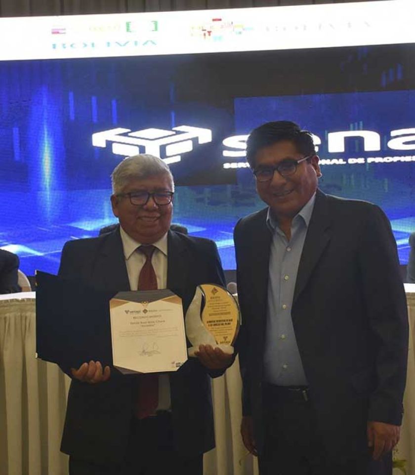 Premian a la UATF por  patente de alimentos en base al palqui