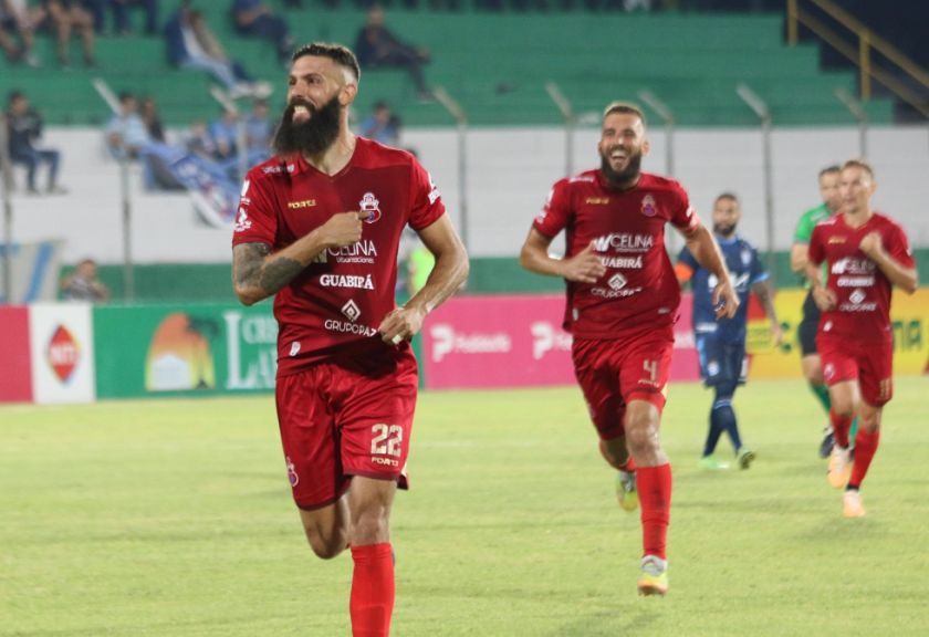 Guabirá venció a Blooming por 2-1 y salió de la zona de descenso