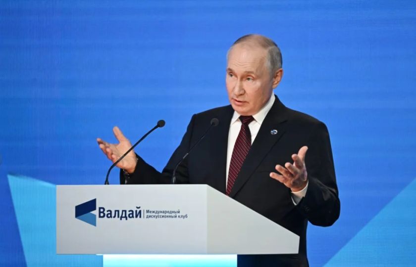 Putin afirma que el avión de Prigozhin no fue derribado y en él hallaron restos de granadas