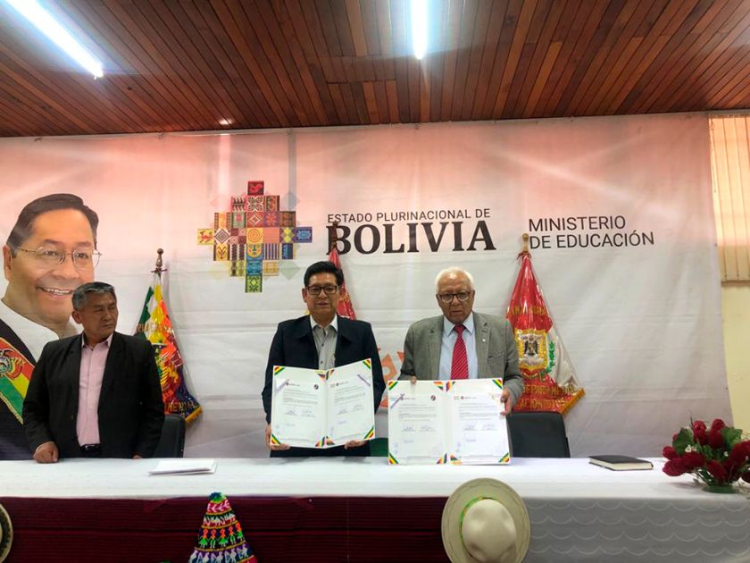 Ministerio de Educación y UATF firmaron convenio
