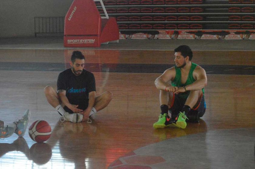 El técnico D’ Andrea prueba a su equipo en un partido amistoso