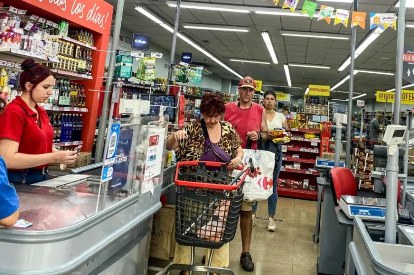 Una economía en estado terminal, el crítico escenario de las presidenciales de Argentina