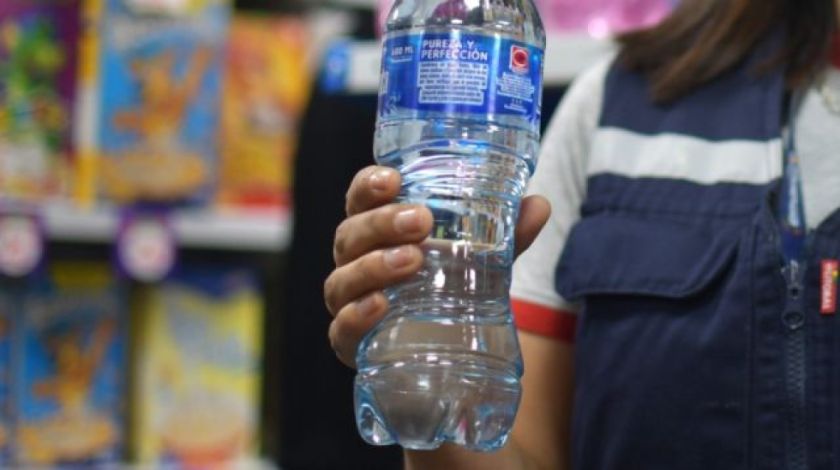 Defensa del Consumidor advierte con procesar a empresas si se elevan precios de agua envasada