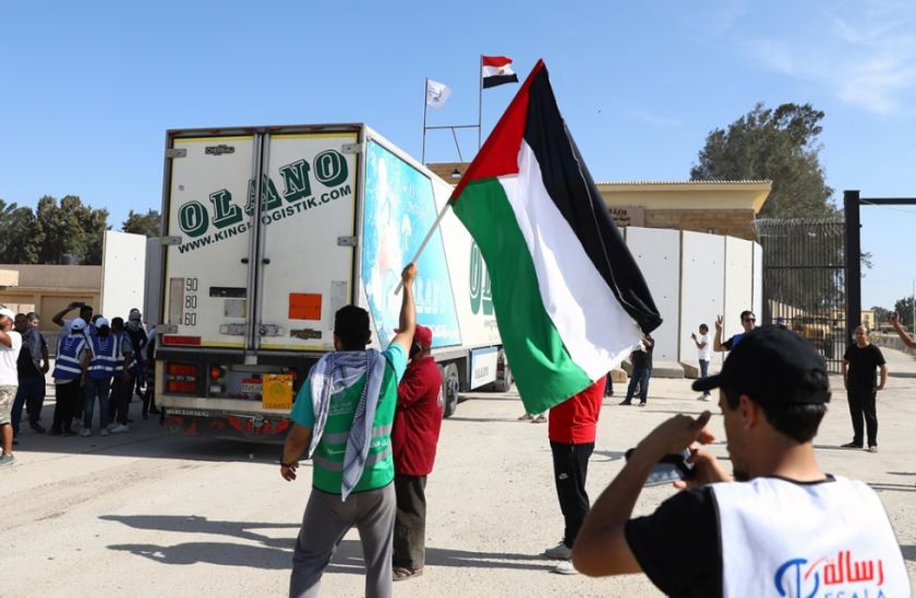 Entra una segunda tanda de ayuda humanitaria a Gaza a través del paso con Egipto