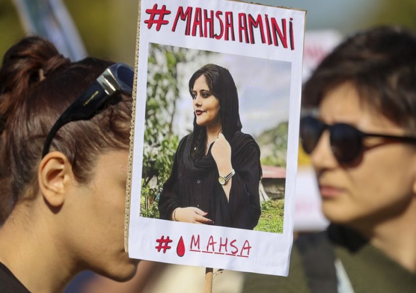 Irán condena a prisión a las dos periodistas que desvelaron el caso de Mahsa Amini