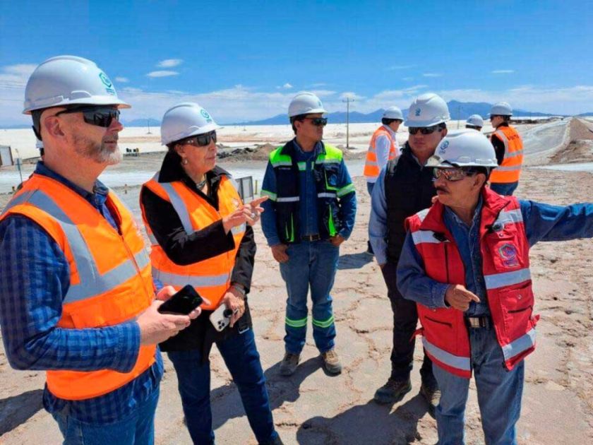 Petrobras visita el Complejo Industrial de YLB en Llipi