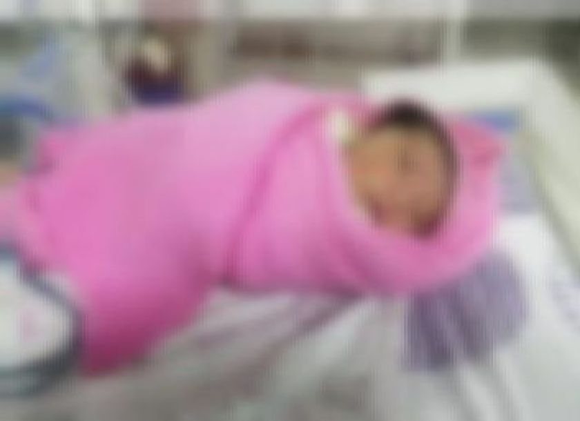 Hallan a una bebé de una semana de nacida abandonada en un basurero en Sucre