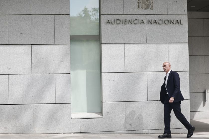 La FIFA suspende durante tres años a Luis Rubiales