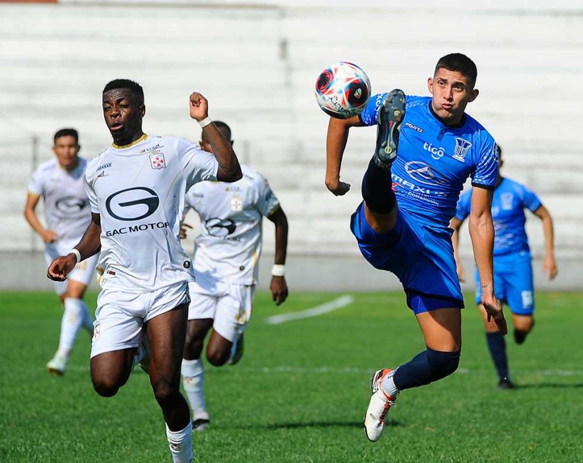 Real Santa Cruz y Palmaflor anotan un amargo empate